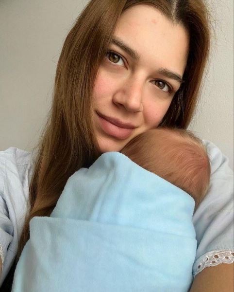 Чемпионка мира по художественной гимнастике Солдатова родила сына 
