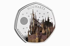 Королевский монетный двор Великобритании выпустил монету с Хогвартсом