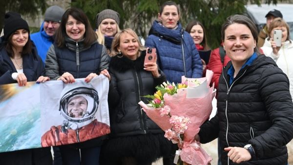 Космонавт Кикина не смогла выбрать, кого взяла бы в космос: кошку или мужа