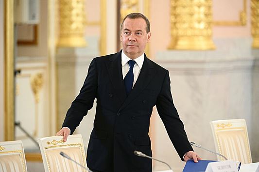 Медведев порадовался «бешенству Запада» из-за переговоров России и КНР