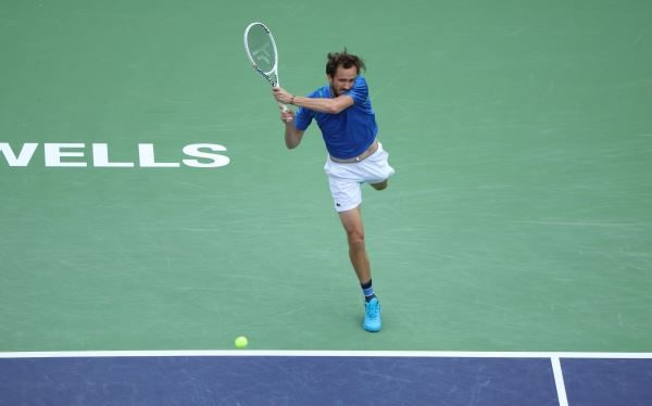 Медведев вышел в четвертьфинал престижного турнира в США