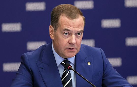 Медведев заявил о желании Запада разделить Россию на части