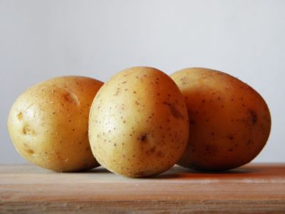 Врач объяснила, с чем нельзя есть картошку: Живот растет быстрее, чем от сахара — новости экологии на ECOportal