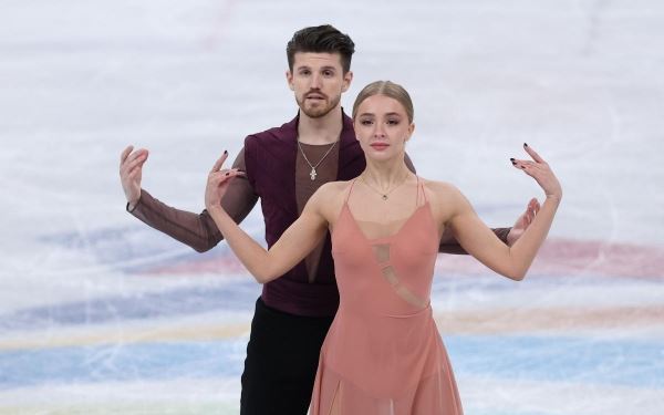 Призер чемпионатов Европы в танцах на льду Степанова родила ребенка
